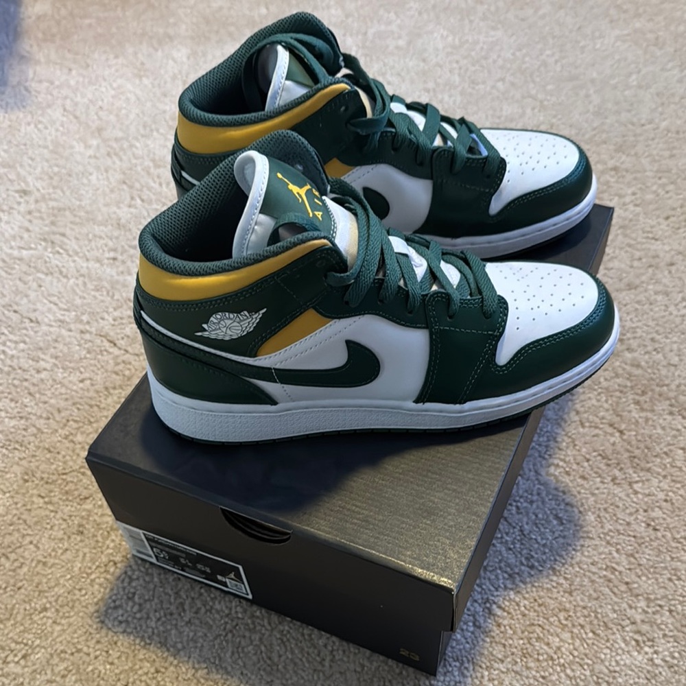 Jordan Kids Sneakers in Green and Yellow